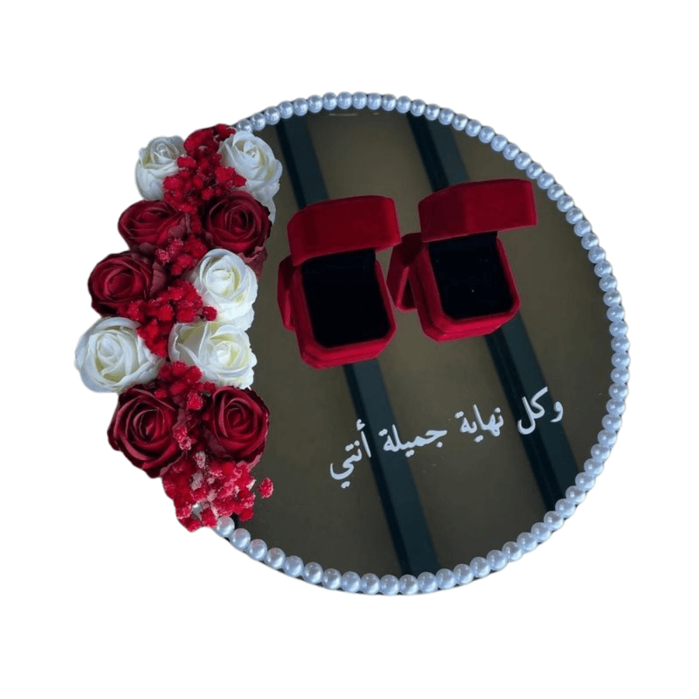 Plateau Alliances Miroir 100% Sur Mesure floral , mariage , wedding , Anniversaire , Birthday , Compositions Florales Luxe, floral, Anniversaire, Birthday, Compositions Florales Luxe, Marriage, wedding, عقد القران , ورد , سبوع , coffret chocolat , Baby shower , Dattes fourrées prestige , Coffrets gourmands / Chocolats de luxe , Mariage marocain , Cadeau parfait , Fiançailles , حنة , حنة العروس , Henné , Tawzi3at , Luxe , Hemma o Chane , Henné , Mirror , Maraya, Menu , ramadan , aid el fitre , luxe , Chocolate , satin , 2026 , Coffret fleurs mariage , Box roses rouges , Cadeau personnalisé couple , Composition florale , artificielle luxe , Coffret velours cœur , Plateau miroir mariage, Plateau fiançailles personnalisé, Trousseau mariée Maroc, Décoration mariage luxe, Plateau alliances, Cadeau mariage personnalisé, Miroir calligraphie arabe , Plateau Miroir Personnalisé Décoration Mariage Maroc Plateau Fiançailles Henné Sur Mesure Tyafer Accessoires Mariée Drib Sda9 Cadeau Luxe