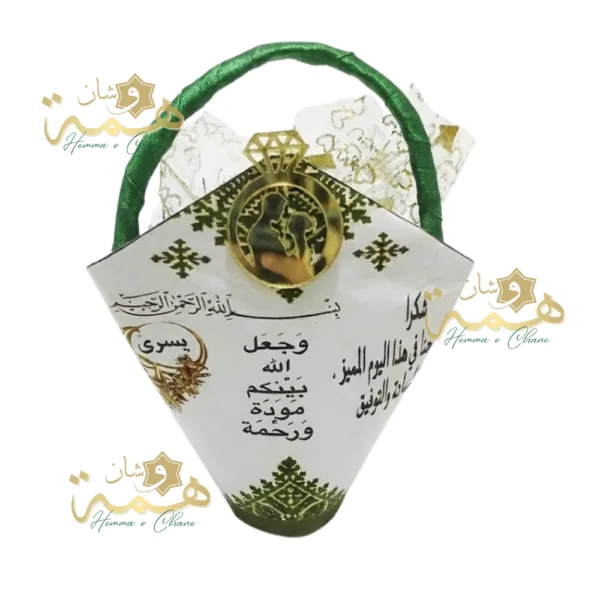 floral , mariage , wedding , Anniversaire , Birthday , Compositions Florales Luxe, floral, Anniversaire, Birthday, Compositions Florales Luxe, Marriage, wedding, عقد القران , ورد , سبوع , coffret chocolat , Baby shower , Dattes fourrées prestige , Coffrets gourmands / Chocolats de luxe , Mariage marocain , Cadeau parfait , Fiançailles , حنة , حنة العروس , Henné , Tawzi3at , Luxe , Hemma o Chane , Henné , Mirror , Maraya, Menu , ramadan , aid el fitre , luxe , Chocolate , satin , 2026 , Coffret fleurs mariage , Box roses rouges , Cadeau personnalisé couple , Composition florale , artificielle luxe , Coffret velours cœur , Plateau miroir mariage, Plateau fiançailles personnalisé, Trousseau mariée Maroc, Décoration mariage luxe, Plateau alliances, Cadeau mariage personnalisé, Miroir calligraphie arabe , Plateau Miroir Personnalisé Décoration Mariage Maroc Plateau Fiançailles Henné Sur Mesure Tyafer Accessoires Mariée Drib Sda9 Cadeau Luxe , Sac cadeau chic personnalisé – Mariage & événements sur mesure