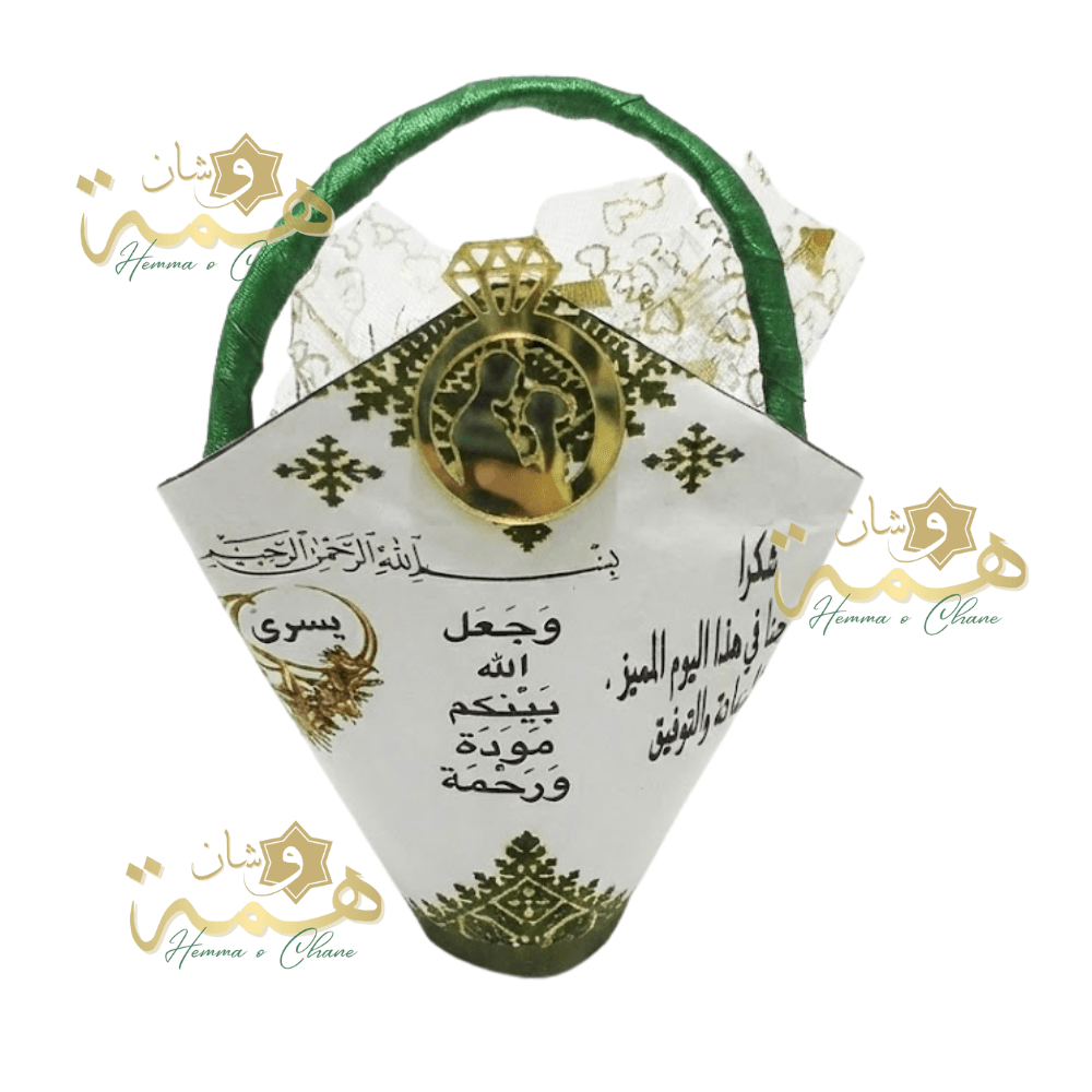 Sac cadeau chic personnalisé – Mariage & événements sur mesure floral , mariage , wedding , Anniversaire , Birthday , Compositions Florales Luxe, floral, Anniversaire, Birthday, Compositions Florales Luxe, Marriage, wedding, عقد القران , ورد , سبوع , coffret chocolat , Baby shower , Dattes fourrées prestige , Coffrets gourmands / Chocolats de luxe , Mariage marocain , Cadeau parfait , Fiançailles , حنة , حنة العروس , Henné , Tawzi3at , Luxe , Hemma o Chane , Henné , Mirror , Maraya, Menu , ramadan , aid el fitre , luxe , Chocolate , satin , 2026 , Coffret fleurs mariage , Box roses rouges , Cadeau personnalisé couple , Composition florale , artificielle luxe , Coffret velours cœur , Plateau miroir mariage, Plateau fiançailles personnalisé, Trousseau mariée Maroc, Décoration mariage luxe, Plateau alliances, Cadeau mariage personnalisé, Miroir calligraphie arabe , Plateau Miroir Personnalisé Décoration Mariage Maroc Plateau Fiançailles Henné Sur Mesure Tyafer Accessoires Mariée Drib Sda9 Cadeau Luxe , Sac cadeau chic personnalisé – Mariage & événements sur mesure