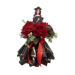Bouquet de graduation fait main avec roses rouges et emballage noir et doré, idéal comme cadeau de fin d'études au Maroc.
